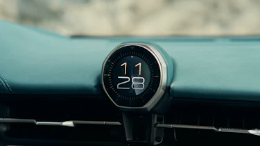 2027 New Maserati GranTurismo Folgore - digital clock
