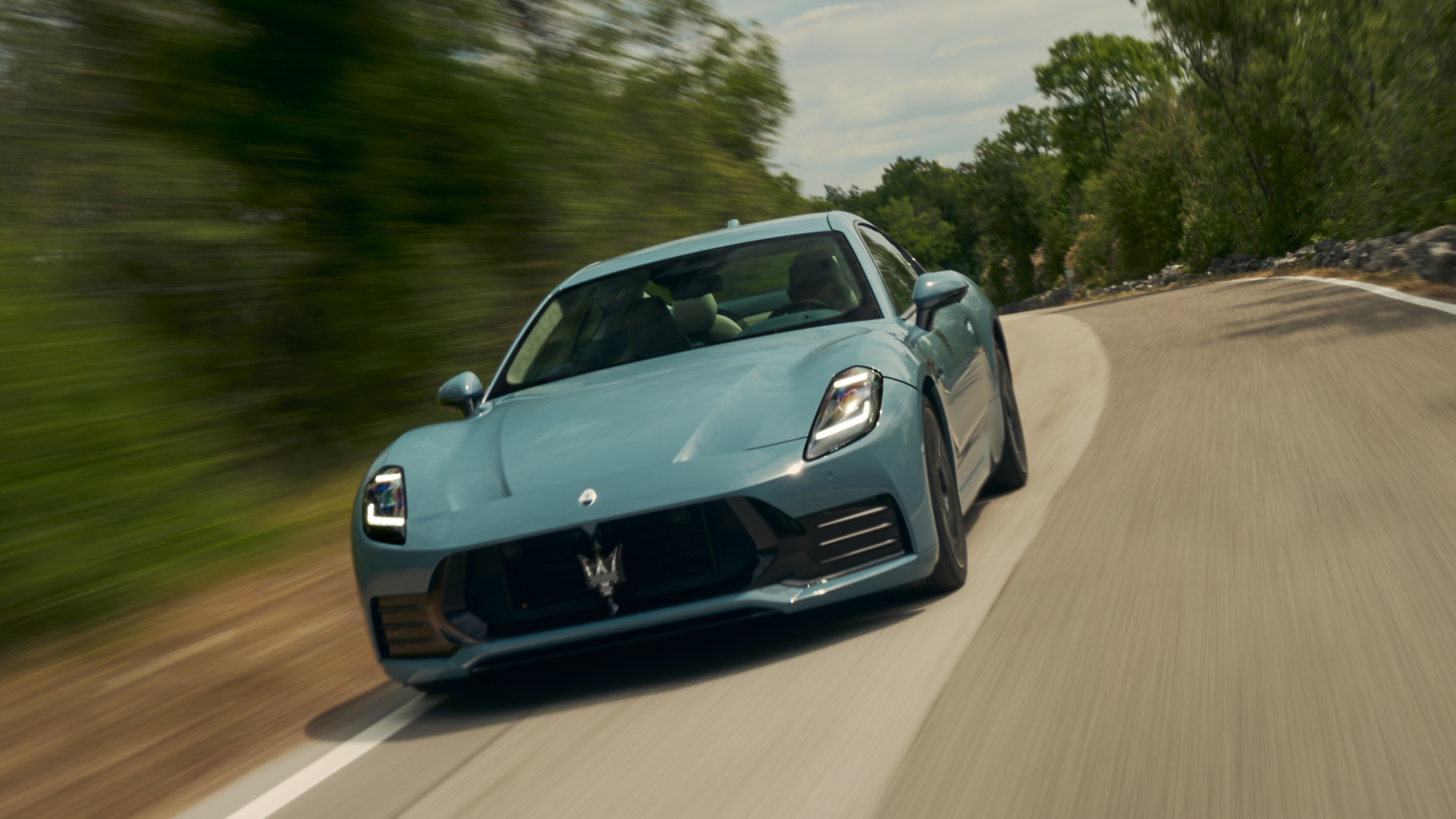 2027 New Maserati GranTurismo Folgore - front tracking