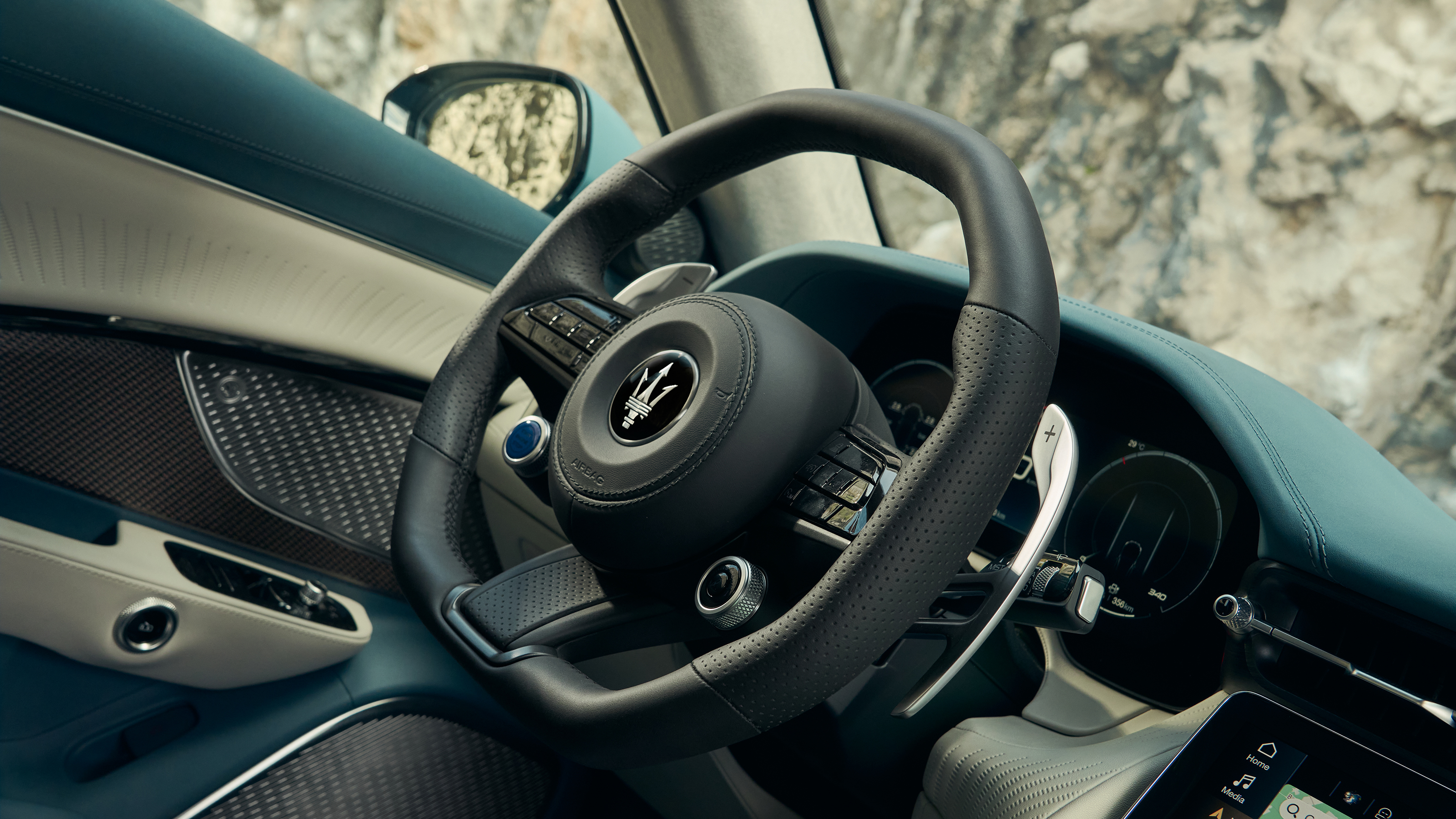 2027 New Maserati GranTurismo Folgore - steering wheel