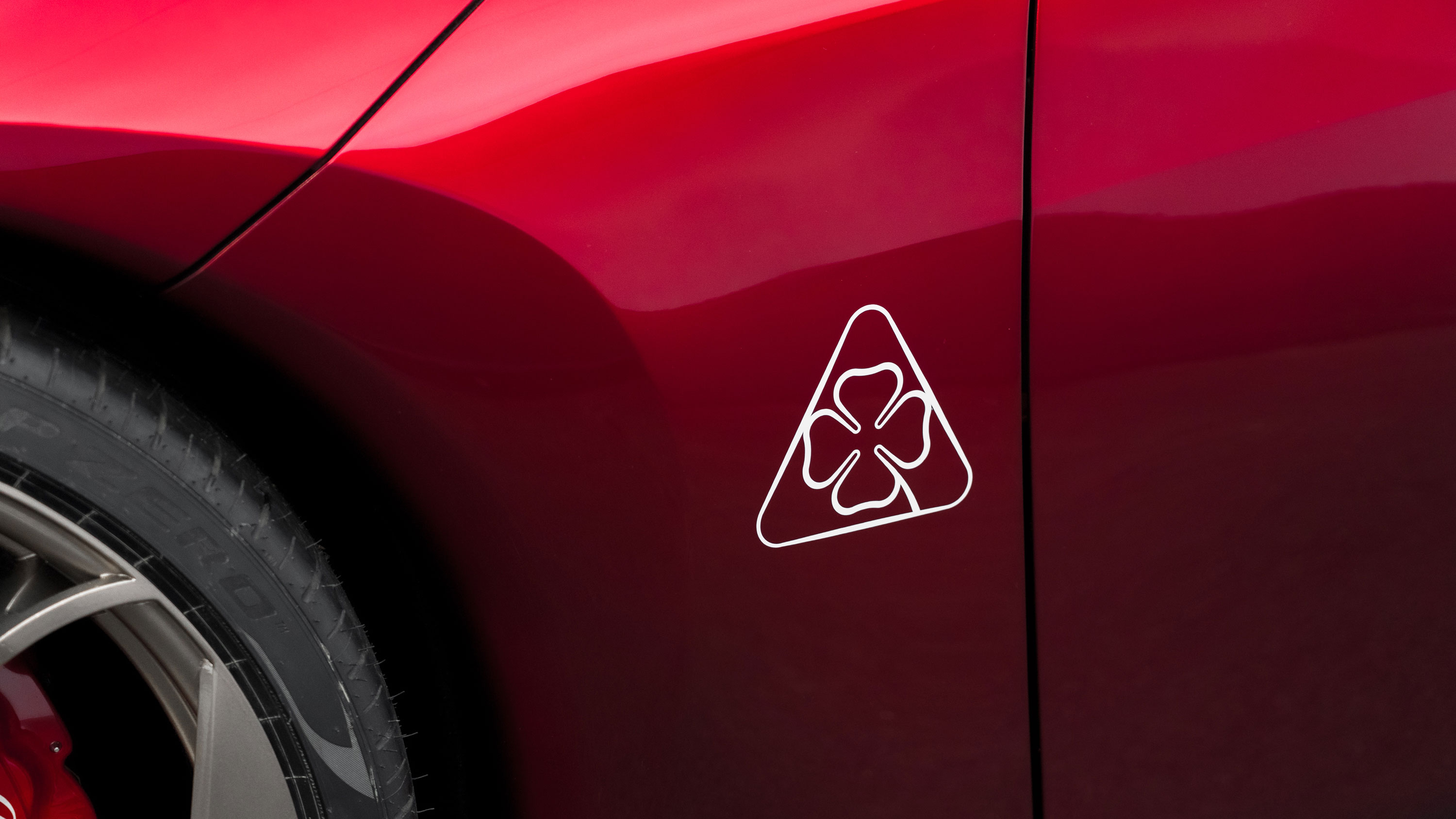 Alfa Romeo Cuorerosso - badge