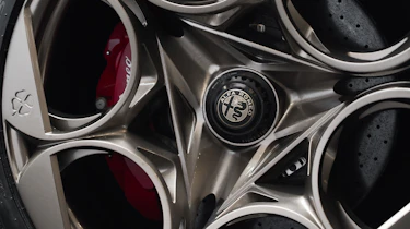 Alfa Romeo Cuorerosso - wheel detail