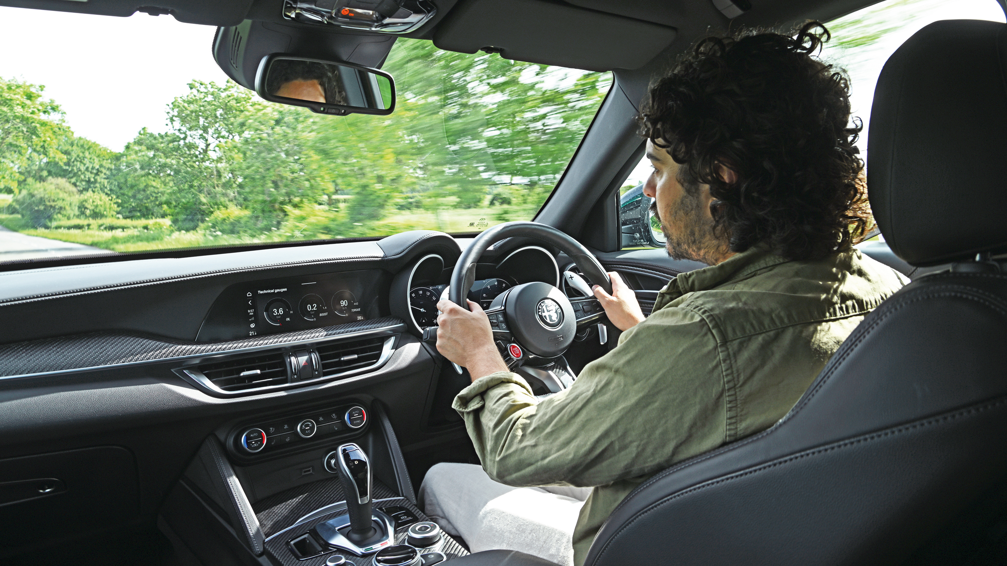 Alfa Romeo Stelvio Quadrifoglio - driving