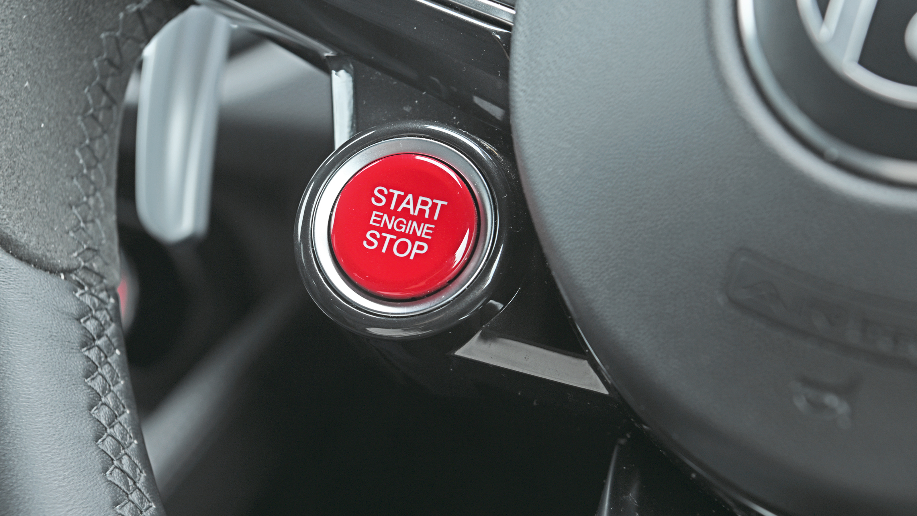Alfa Romeo Stelvio Quadrifoglio - engine start stop