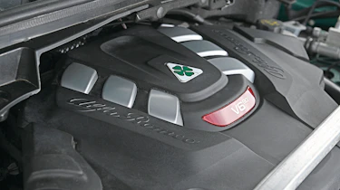 Alfa Romeo Stelvio Quadrifoglio - engine