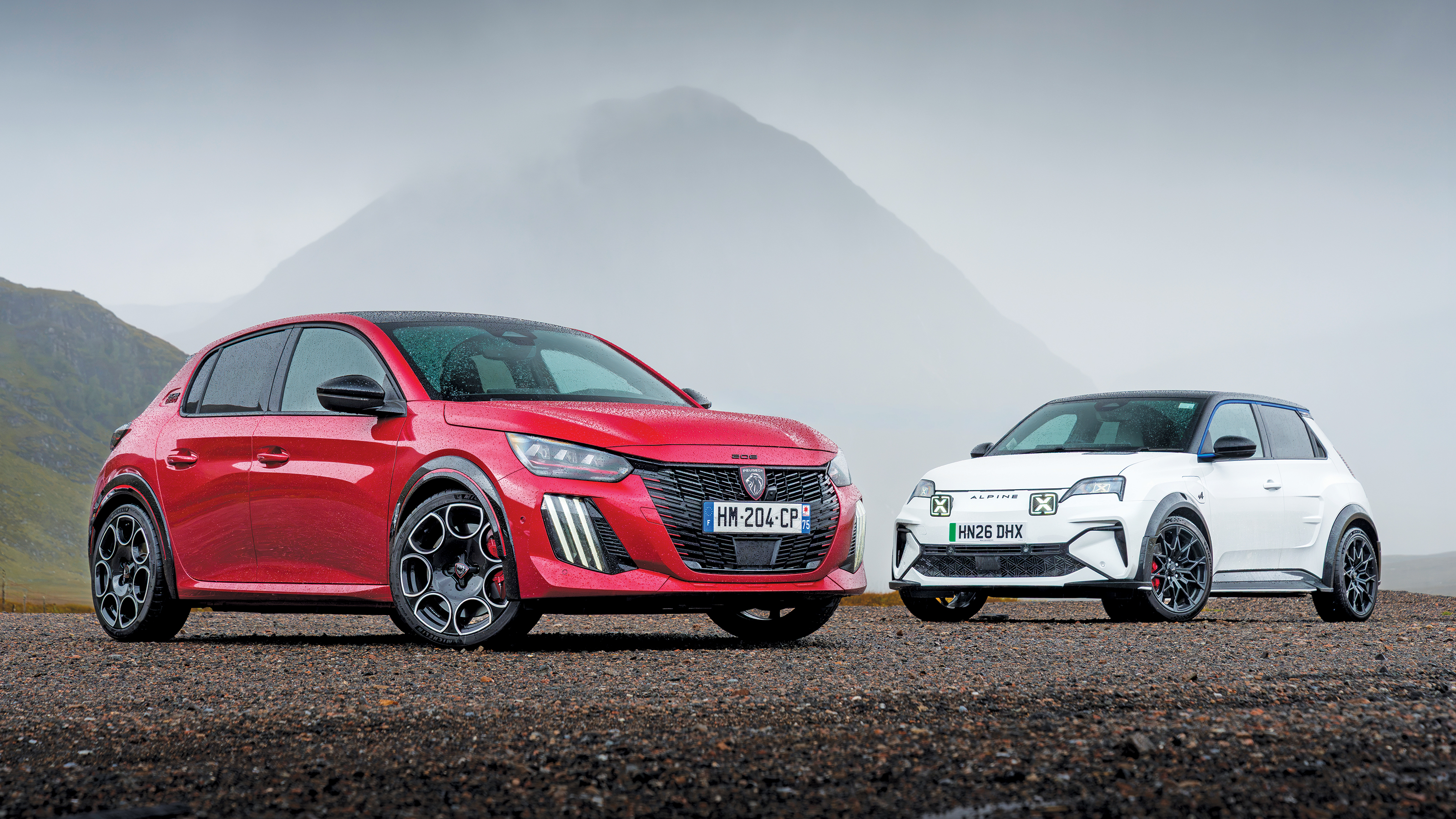 Alpine A290 vs Peugeot E-208 GTi - front 3/4