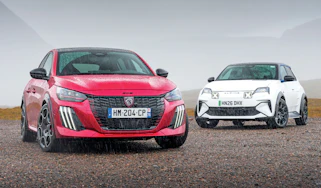 Alpine A290 vs Peugeot E-208 GTi - front end