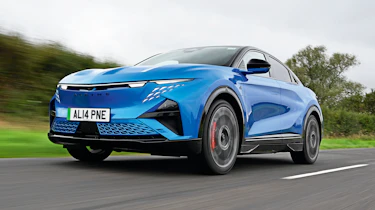 Alpine A390 - front 3/4