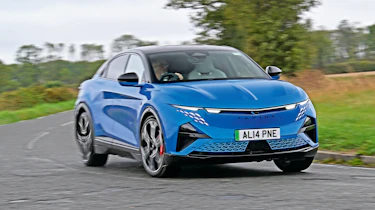 Alpine A390 - front cornering