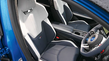 Alpine A390 - front seats