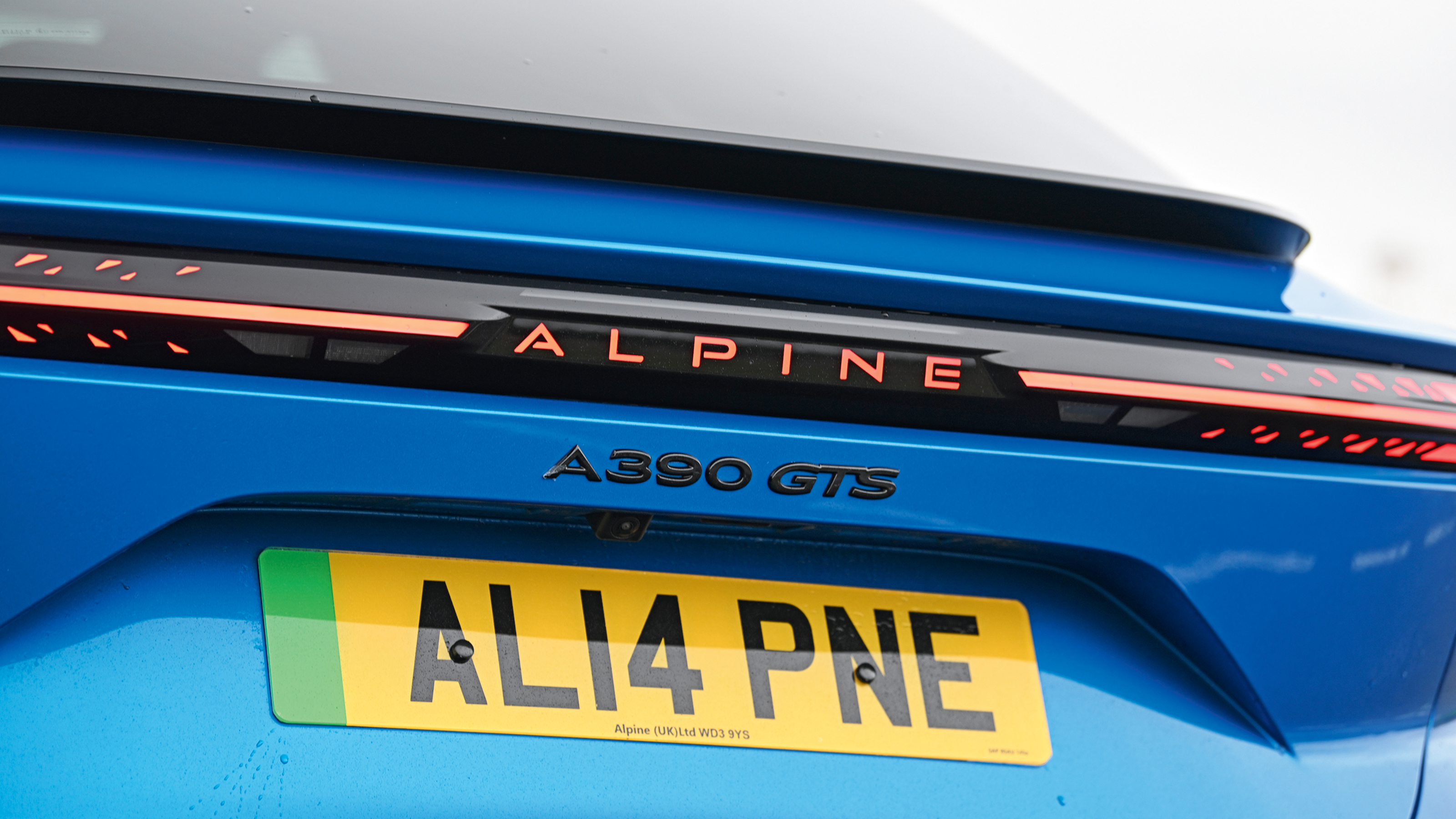 Alpine A390 - rear badges