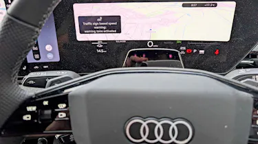 Audi A6 Avant S line e-tron Performance - speed warning