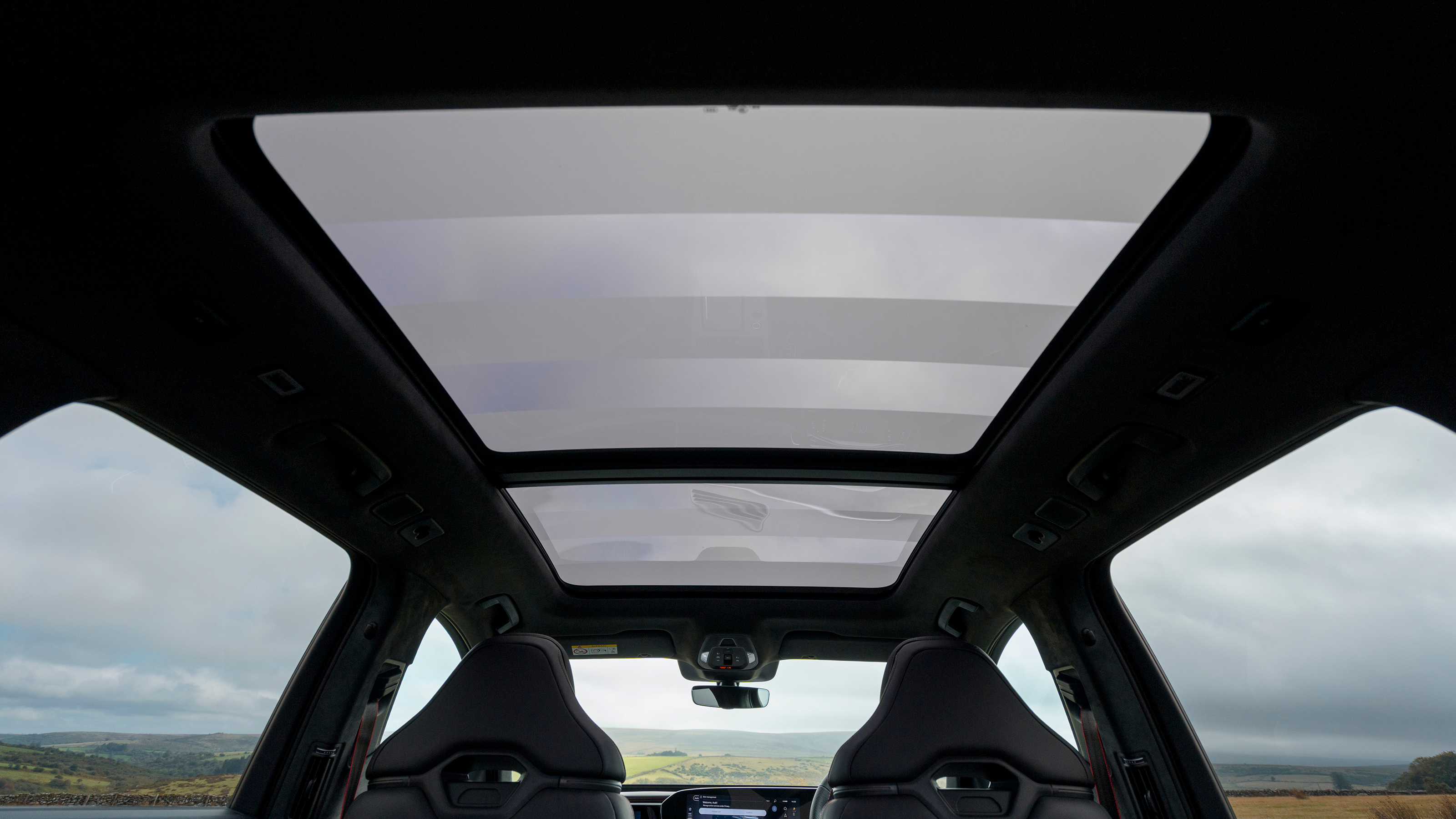 Audi Q7 - panoramic roof