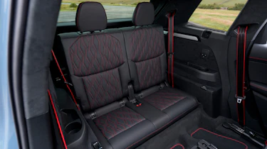 Audi Q7 - rear seats