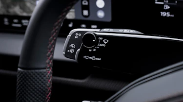 Audi Q7 - indicator and wiper controls