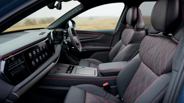 Audi Q7 - front seats