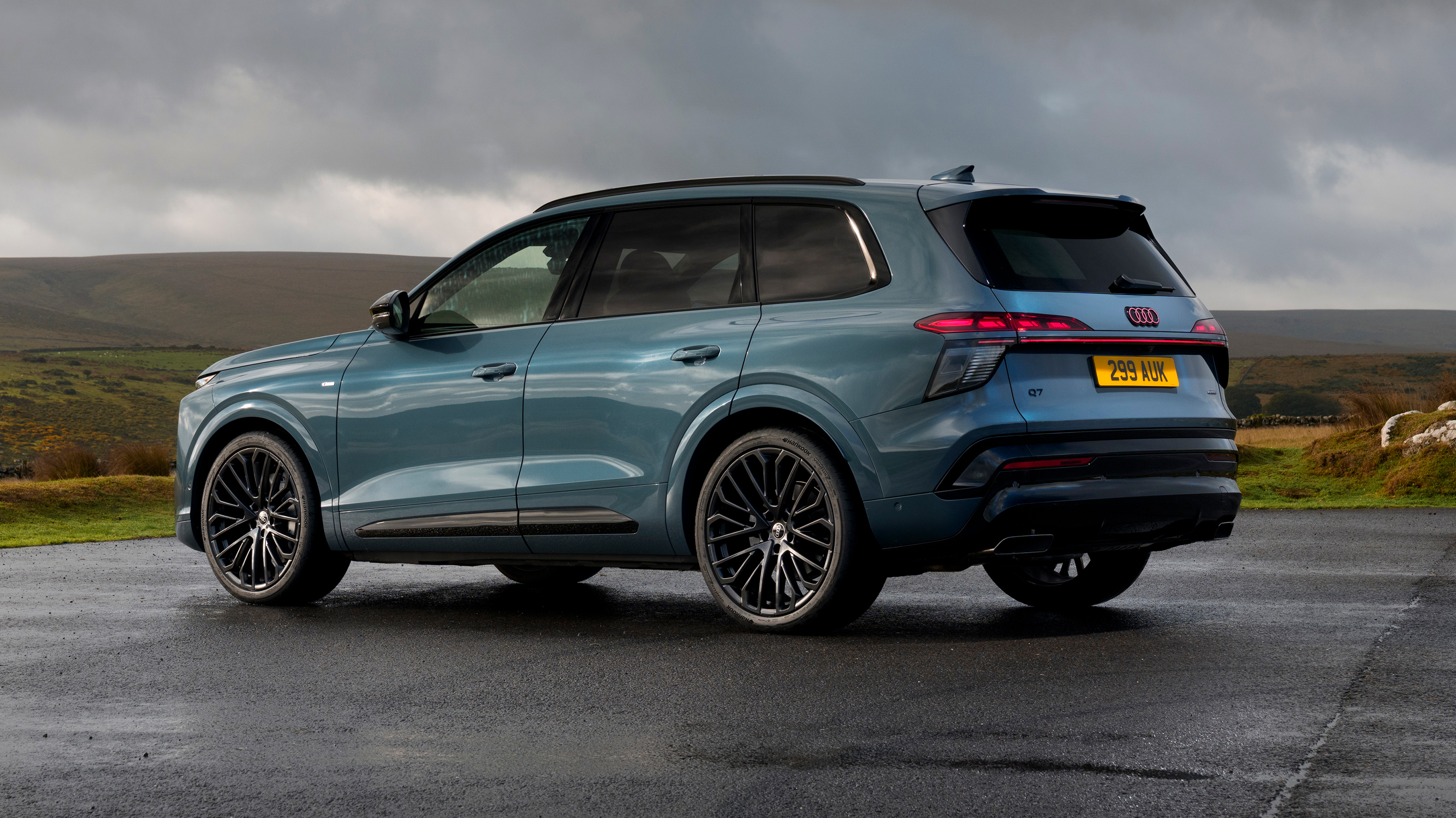Audi Q7 - rear static