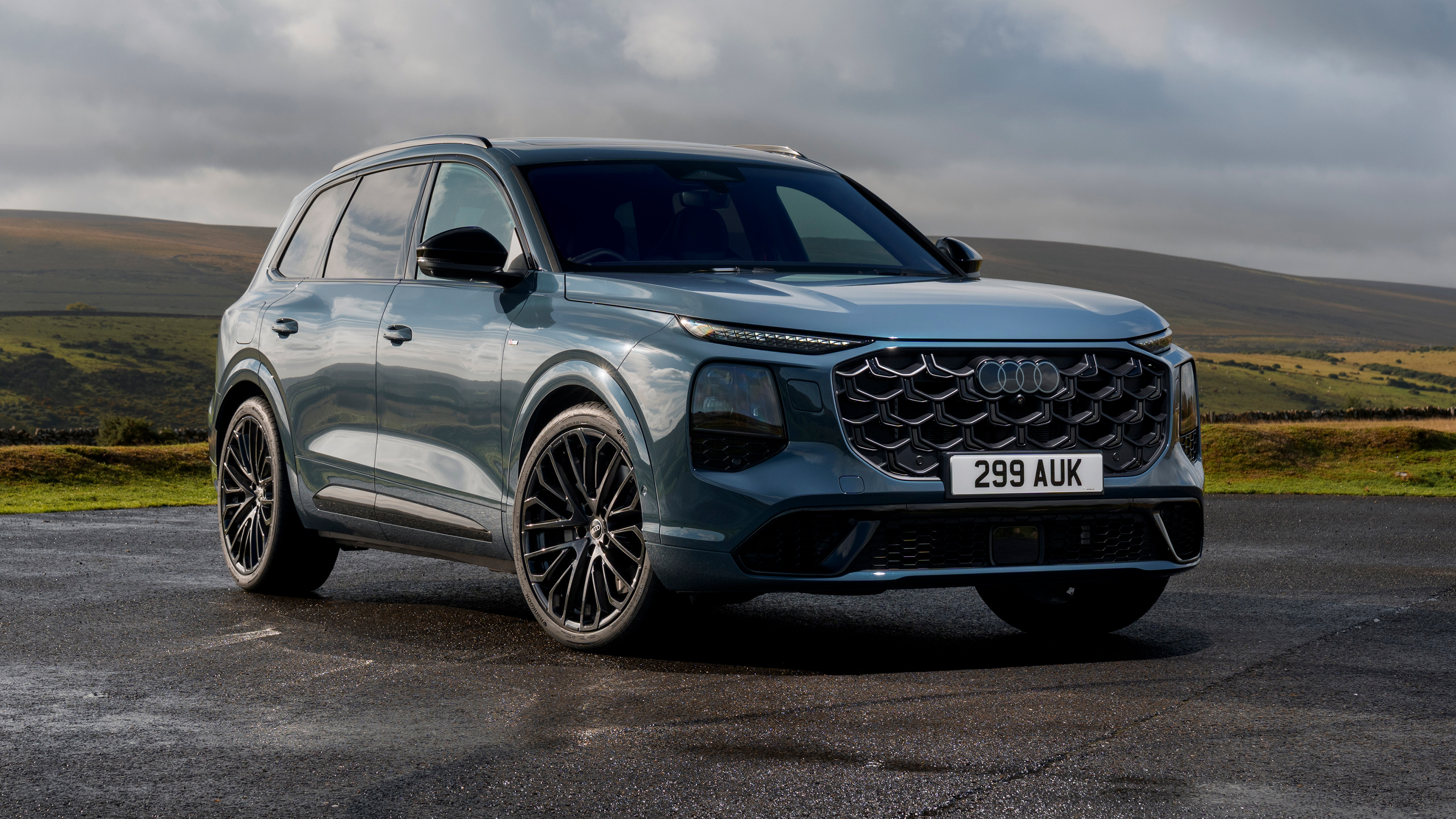 Audi Q7 - front static