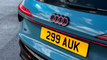 Audi Q7 - tailgate