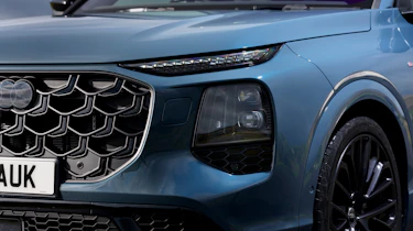 Audi Q7 - headlight