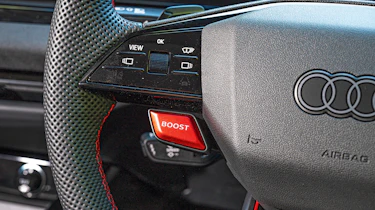 Audi RS 5 Avant - boost button