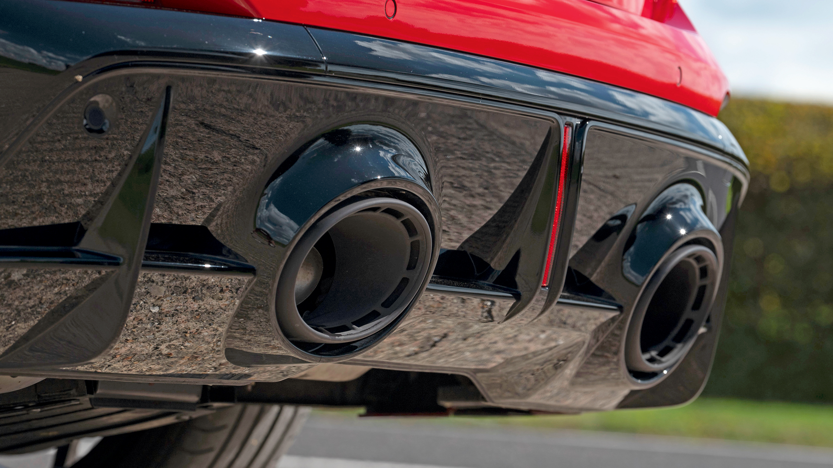 Audi RS 5 Avant - exhaust