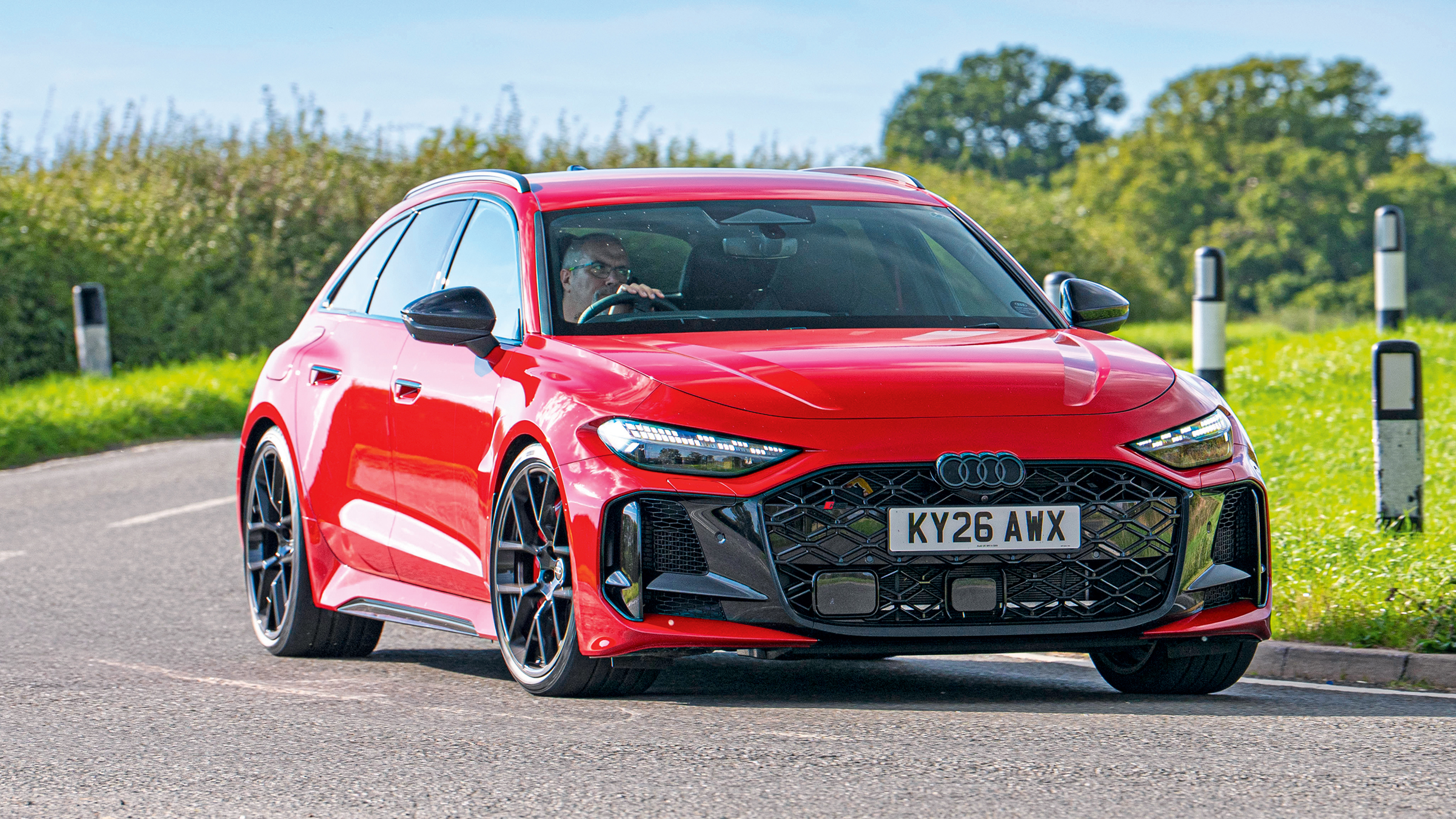 Audi RS 5 Avant - front cornering
