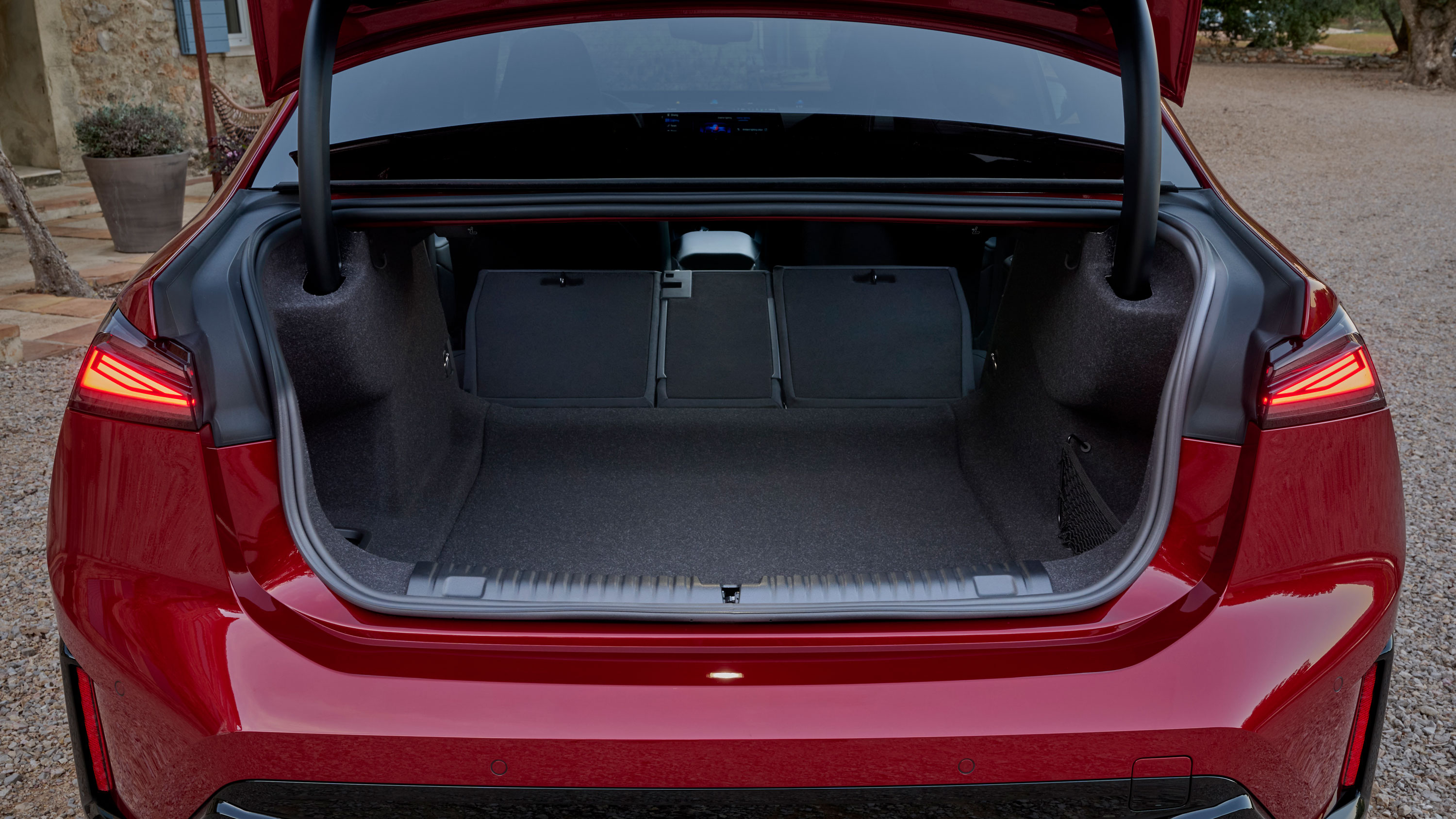BMW 3 Series - boot seats down