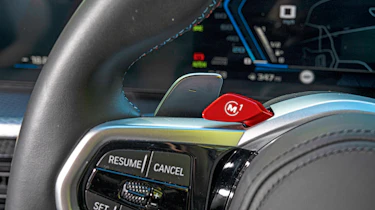 BMW M3 Touring - M button