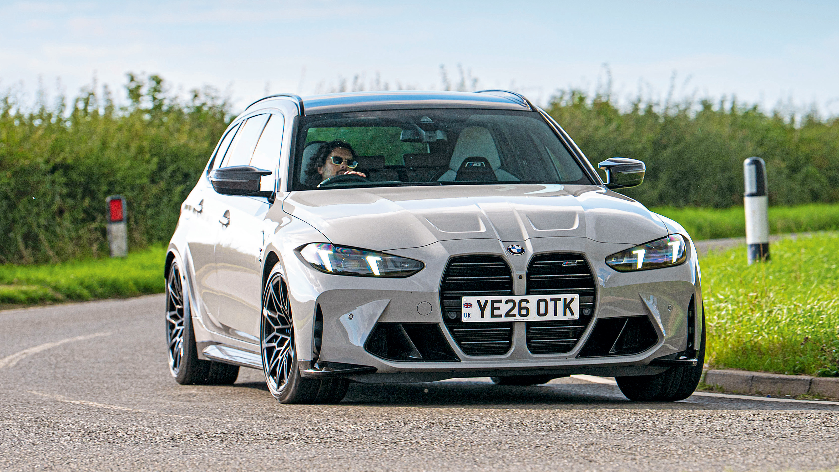 BMW M3 Touring - front cornering