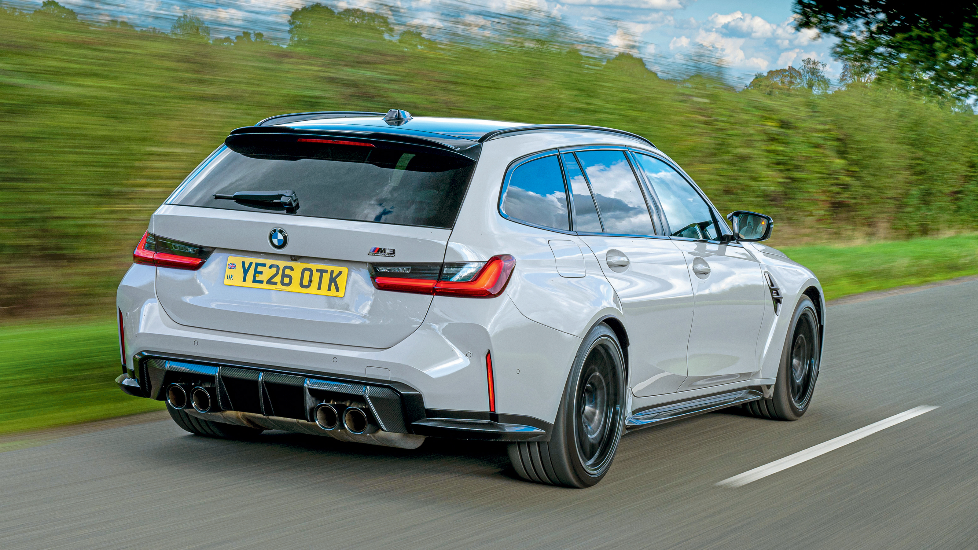 BMW M3 Touring - rear 3/4