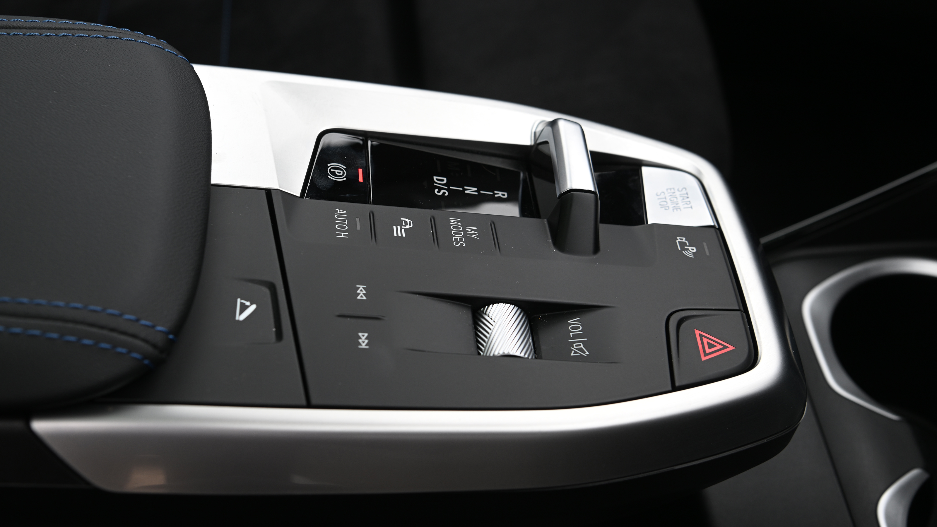 BMW X2 - centre console controls