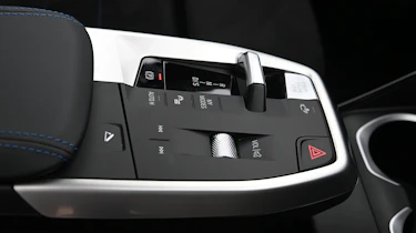 BMW X2 - centre console controls