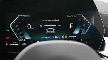 BMW X2 - driver's display