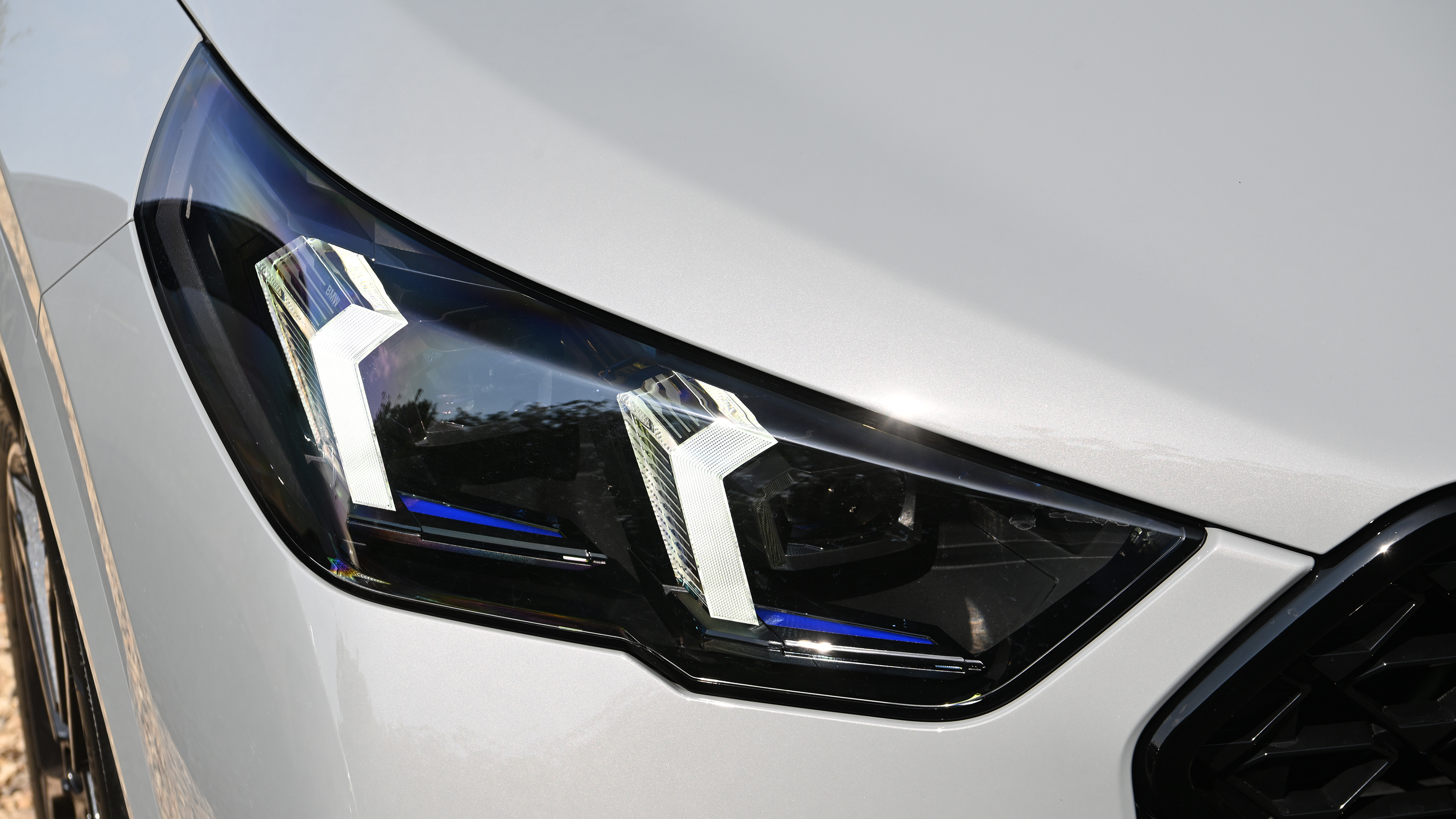 BMW X2 - headlight