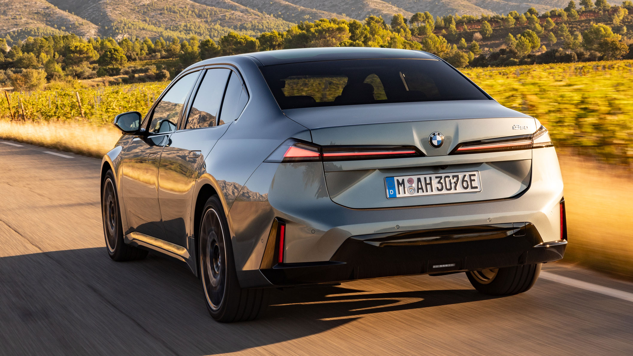 BMW i3 - rear tracking