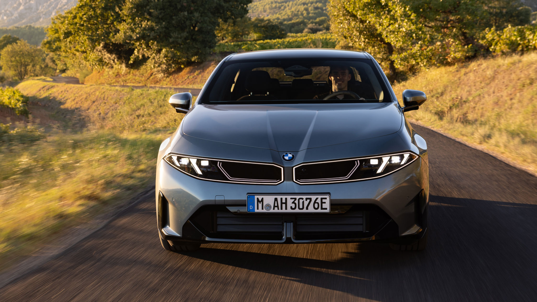 BMW i3 - full front