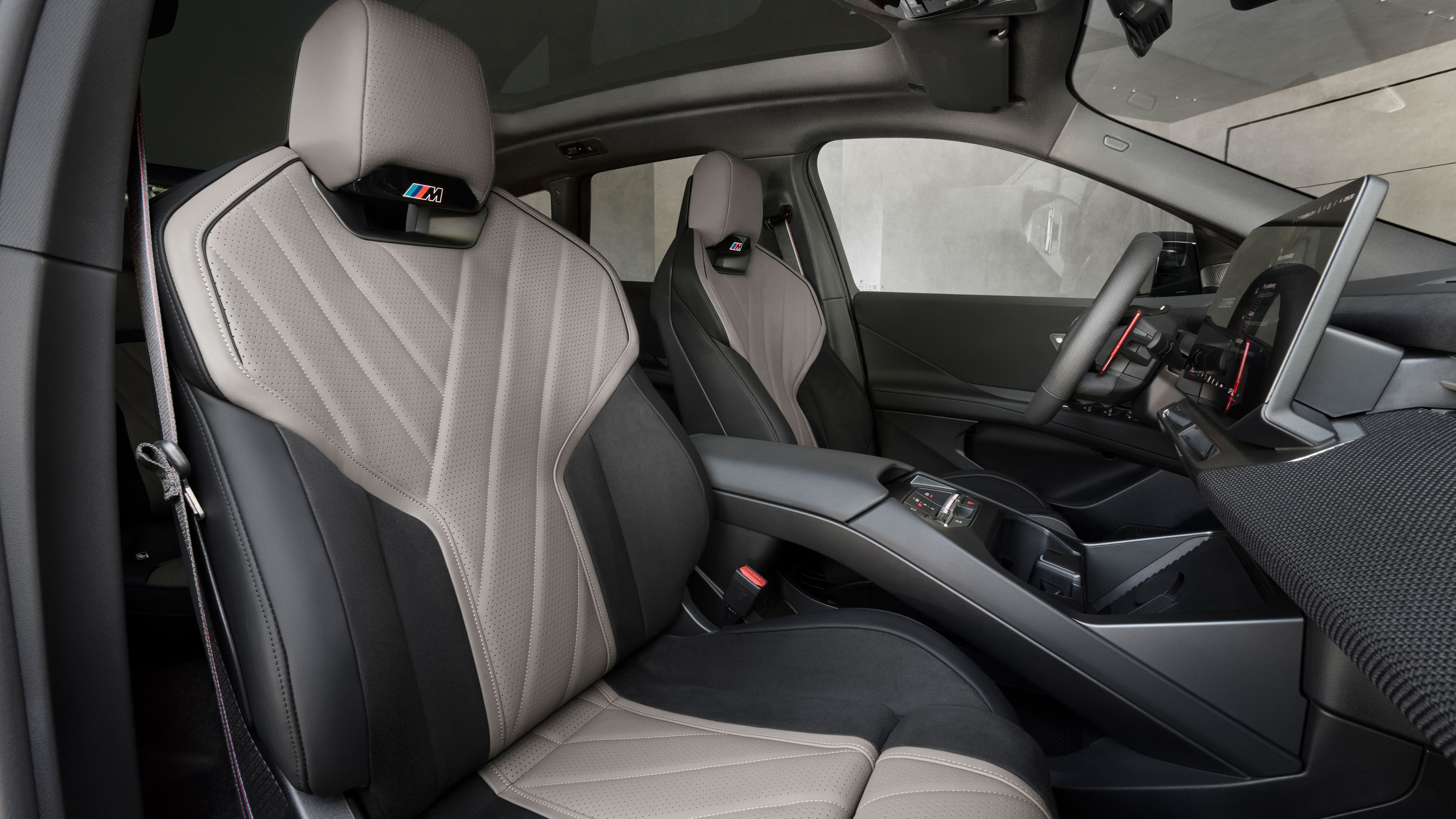 BMW iX3 M60 - front seats