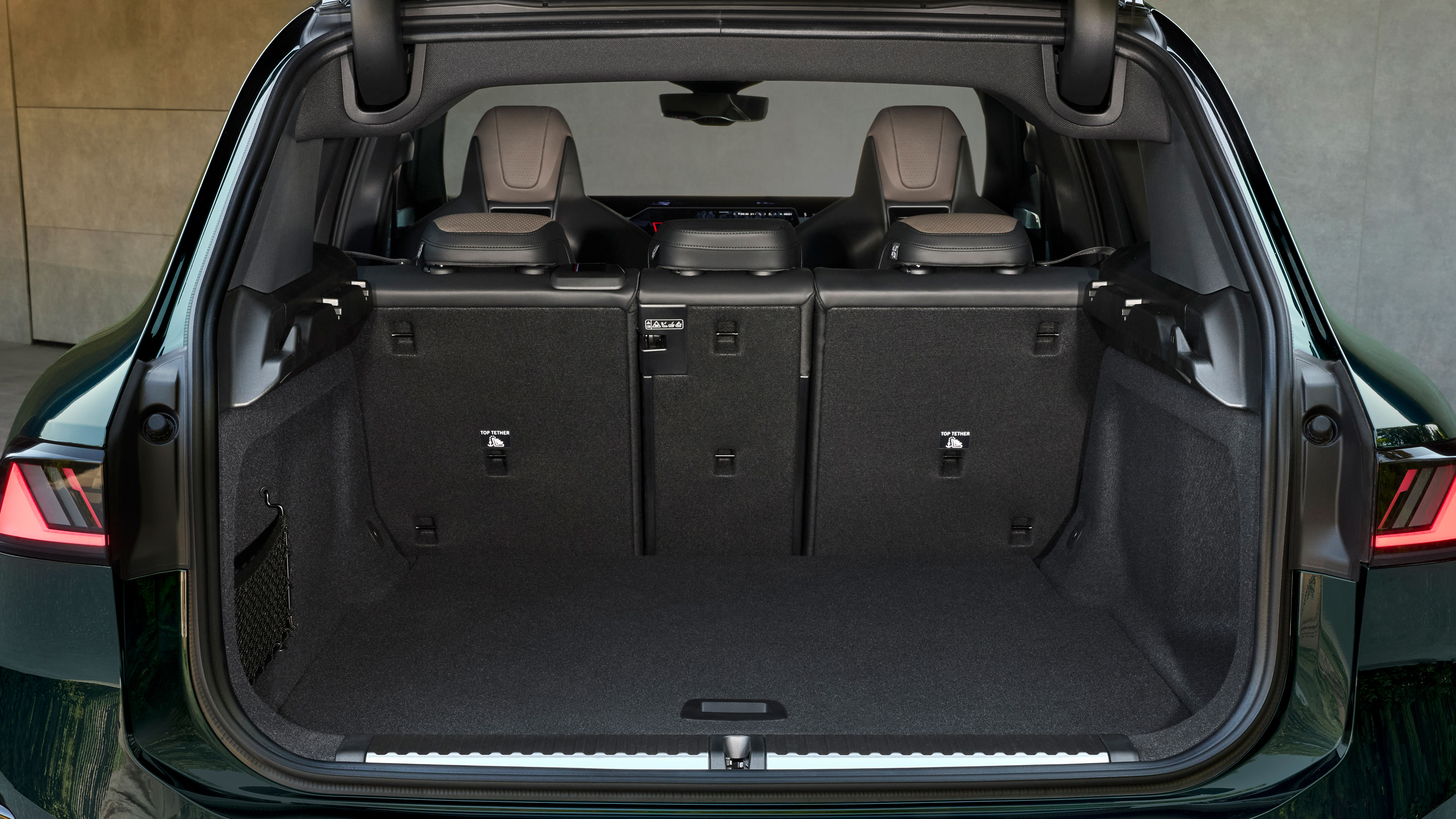 BMW iX3 M60 - boot
