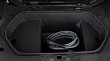 BMW iX4 50 - charging cable