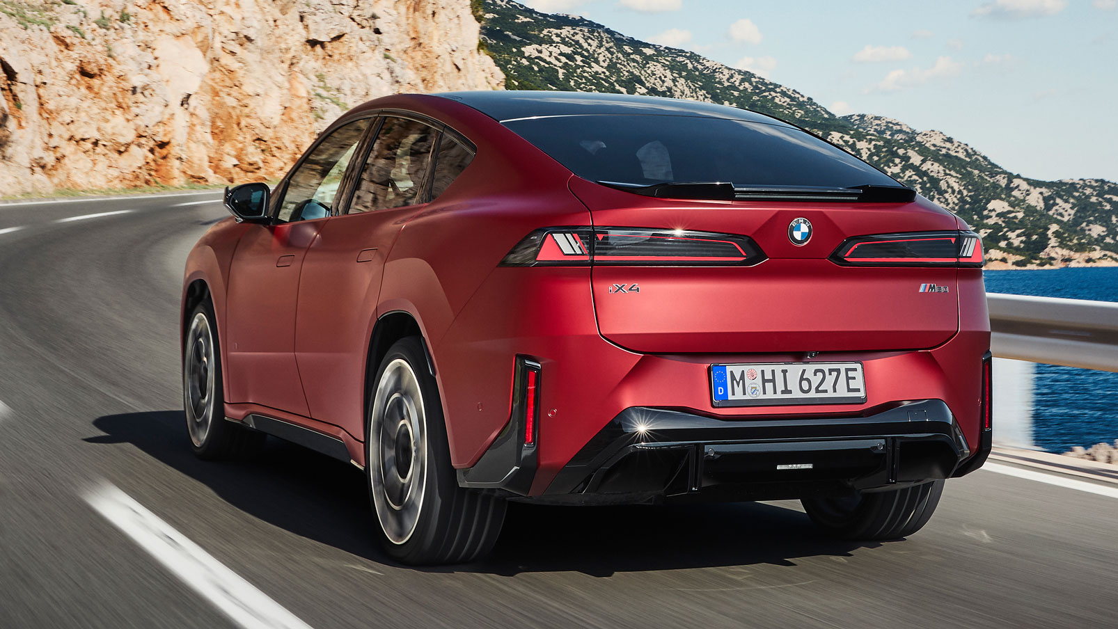 BMW iX4 M60 - rear