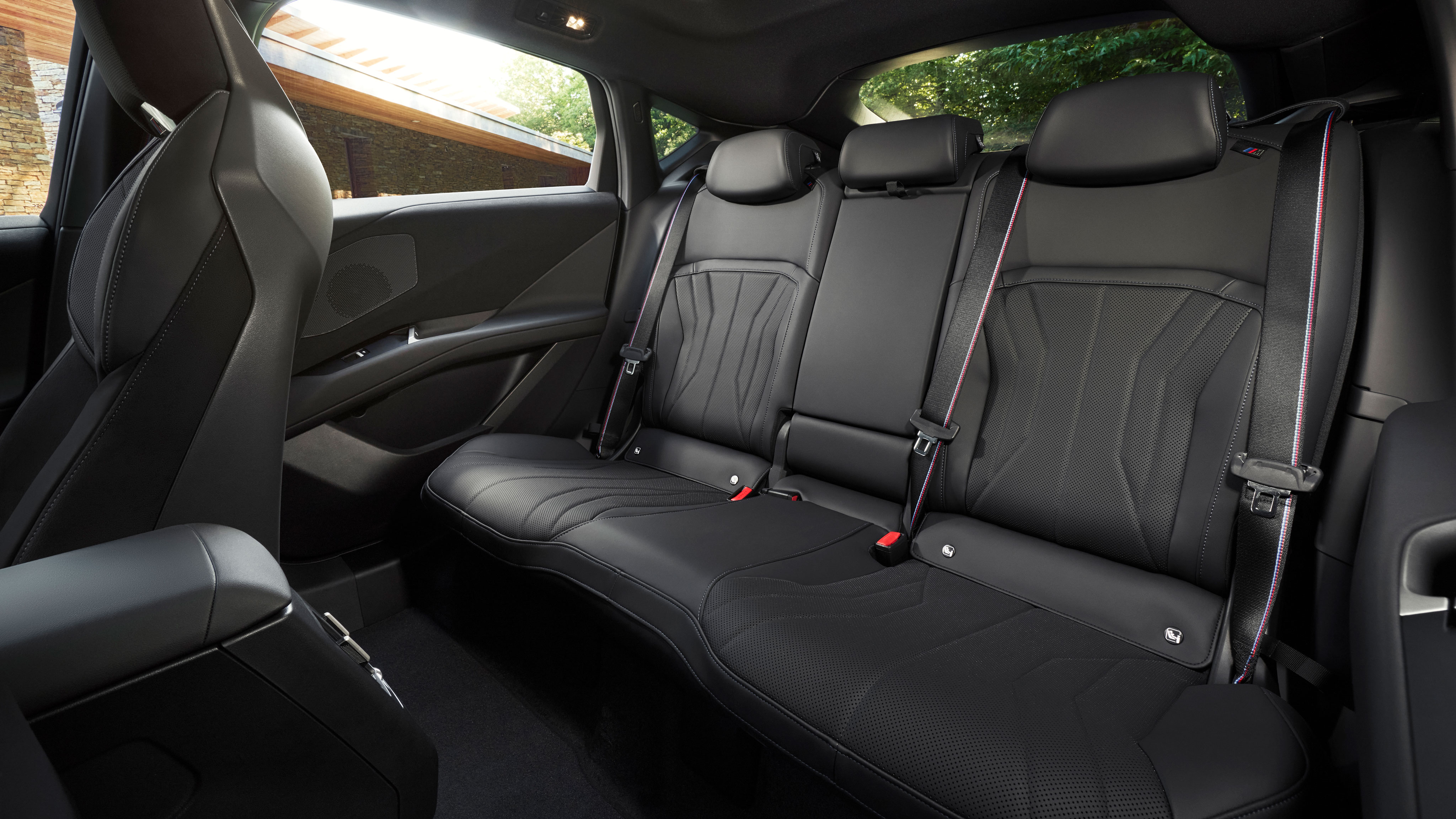 BMW iX4 M60 - rear seats