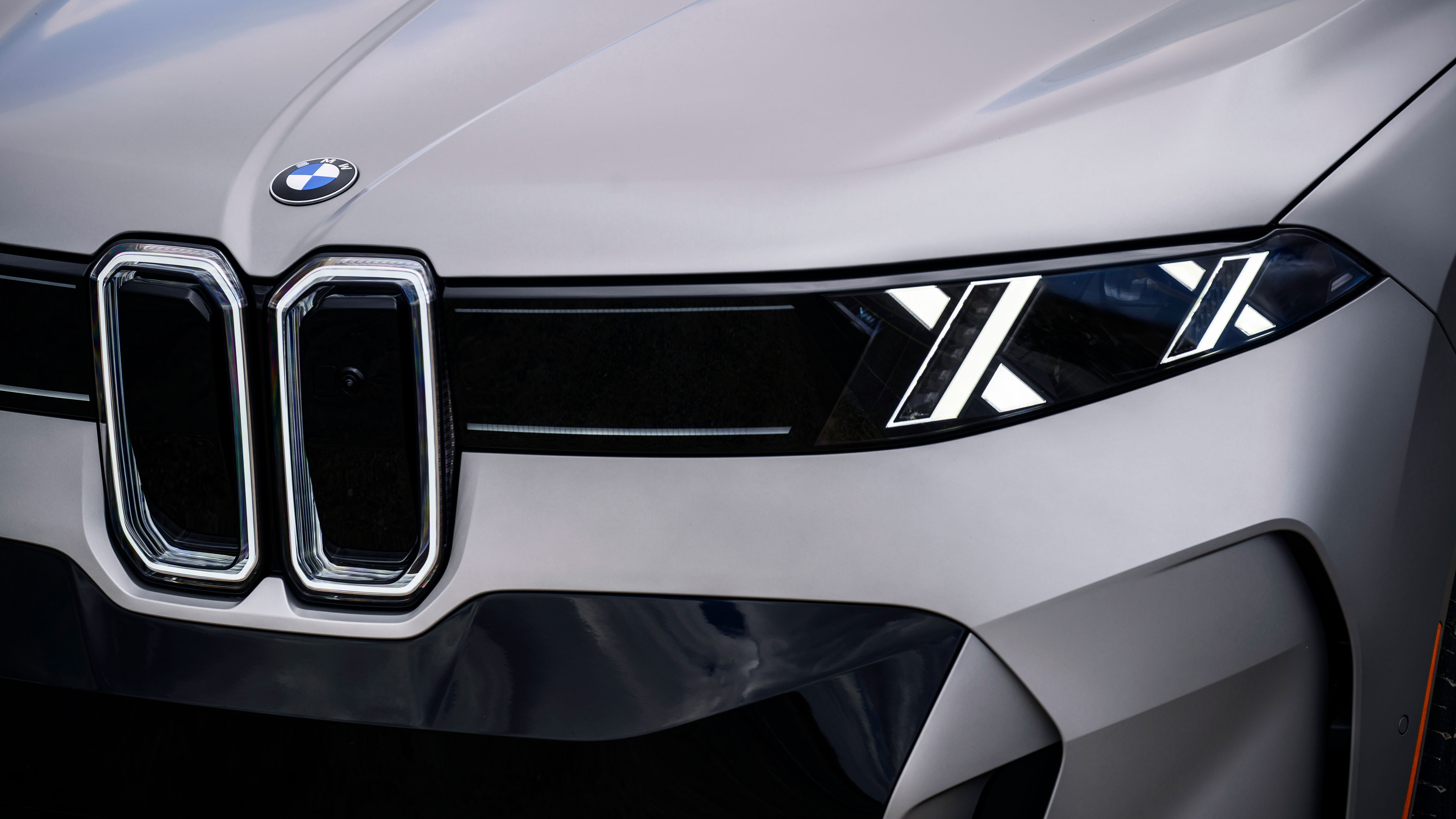 BMW iX5