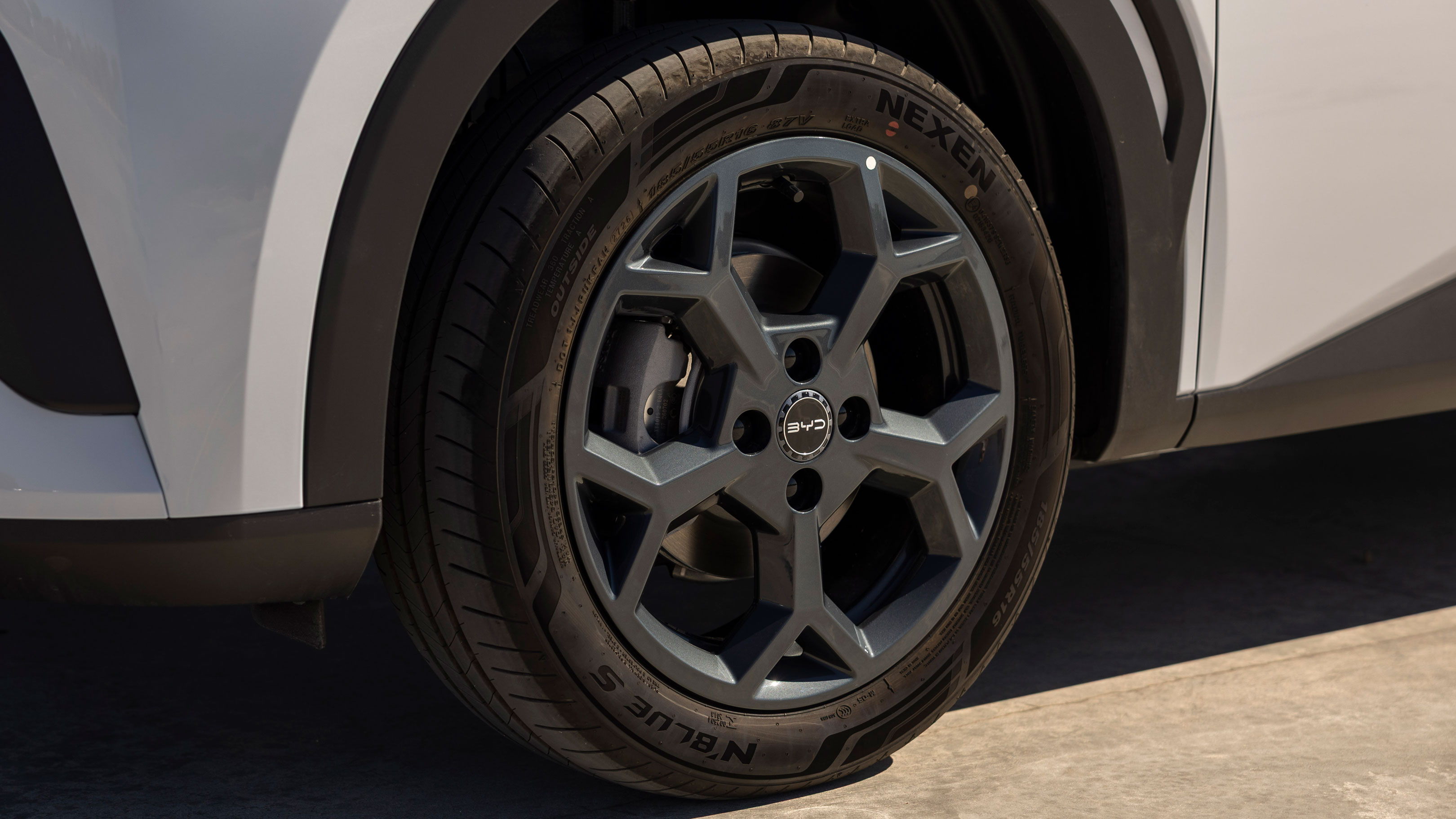 BYD Dolphin Surf - wheel