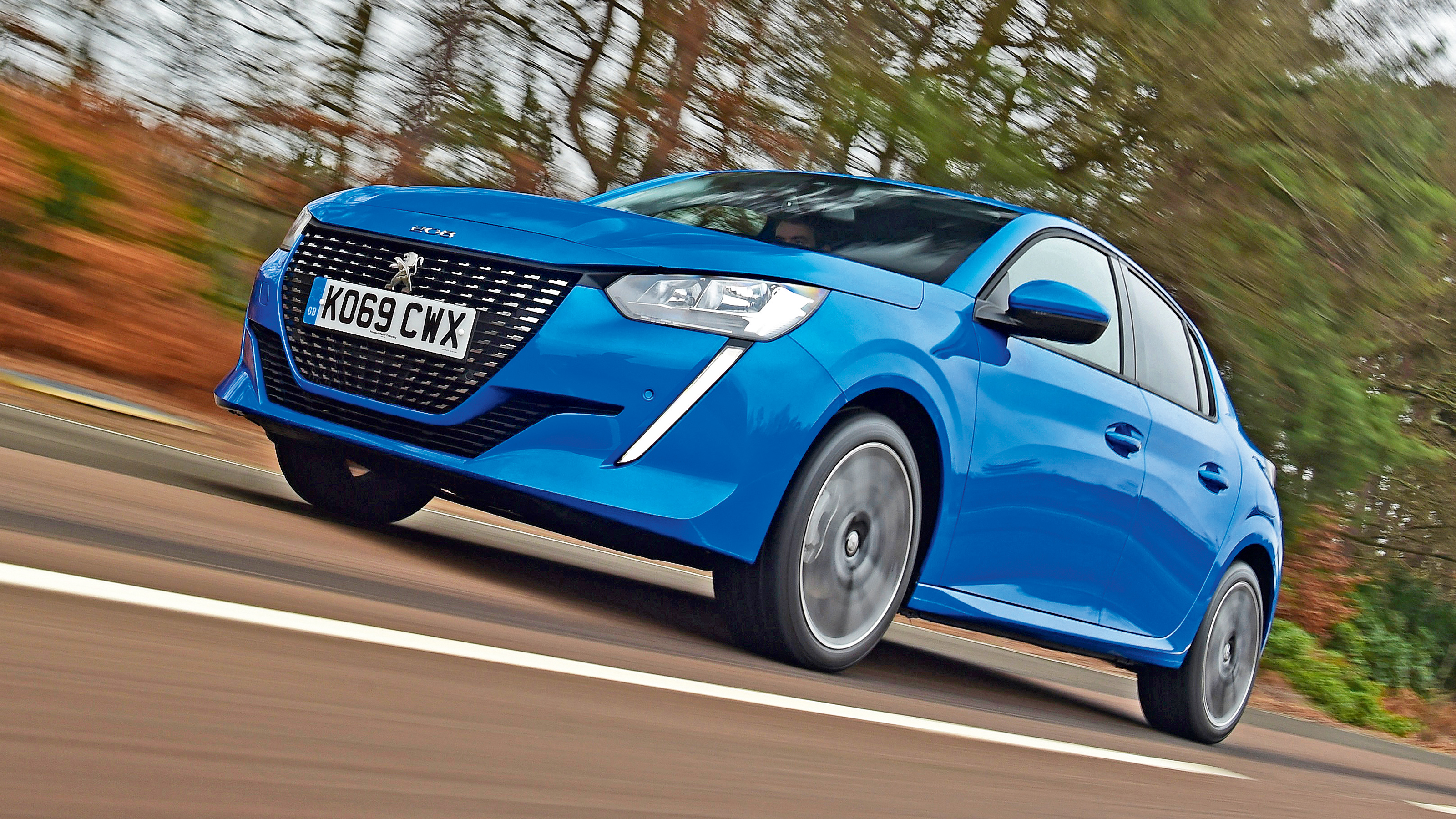 Peugeot 208 - front tracking