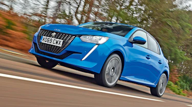 Peugeot 208 - front tracking