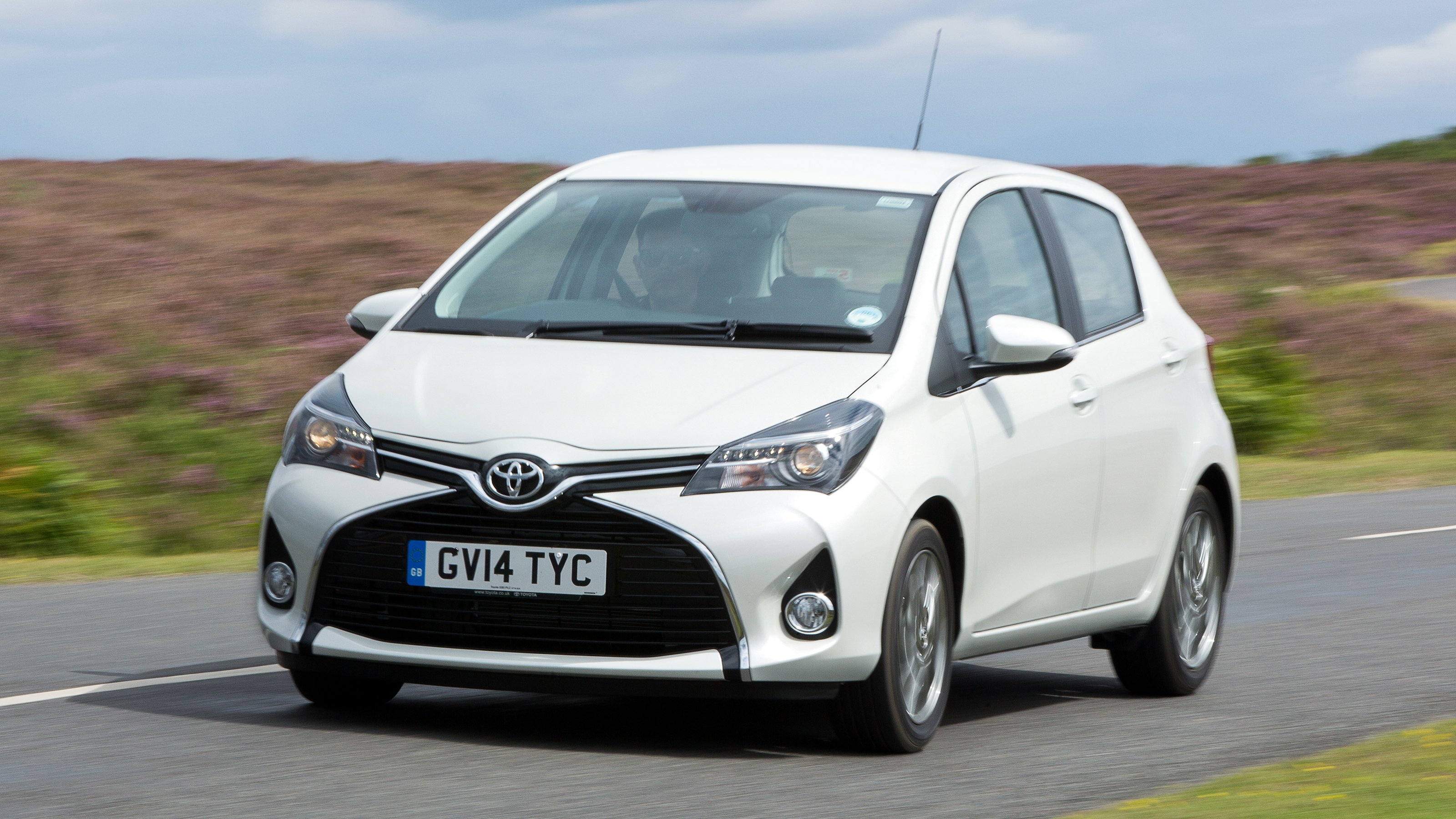 Toyota Yaris - front cornering