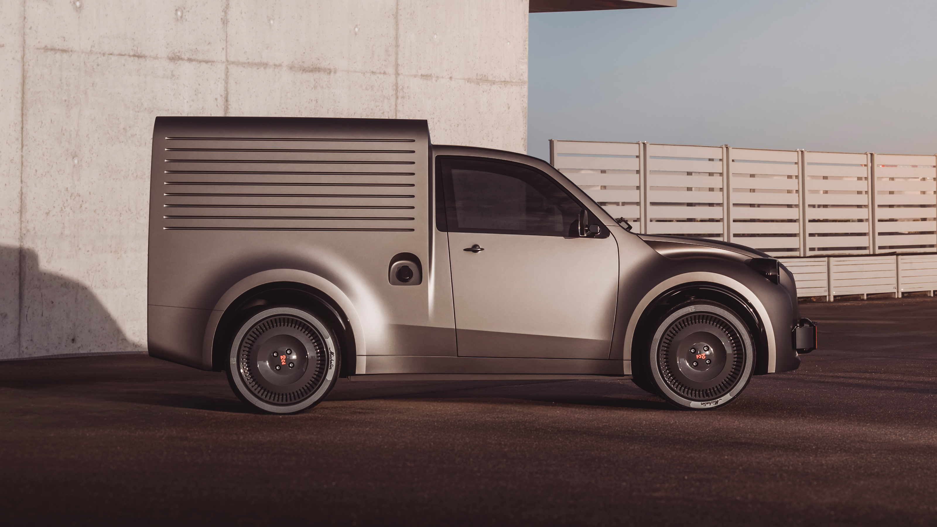 Citroen 2CV Fourgonnette - side static