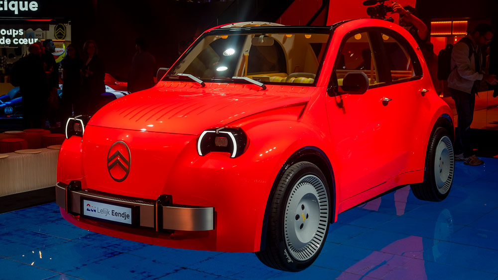 Citroen 2CV concept - Paris front/side