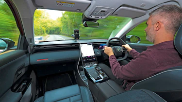Citroen e-C5 Aircross - driving