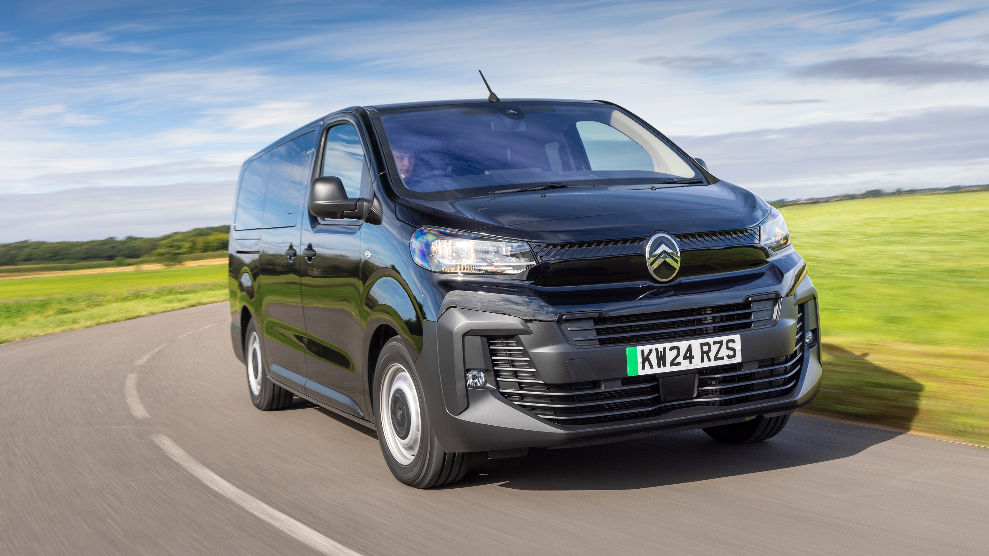 Citroen E-Spacetourer - front tracking